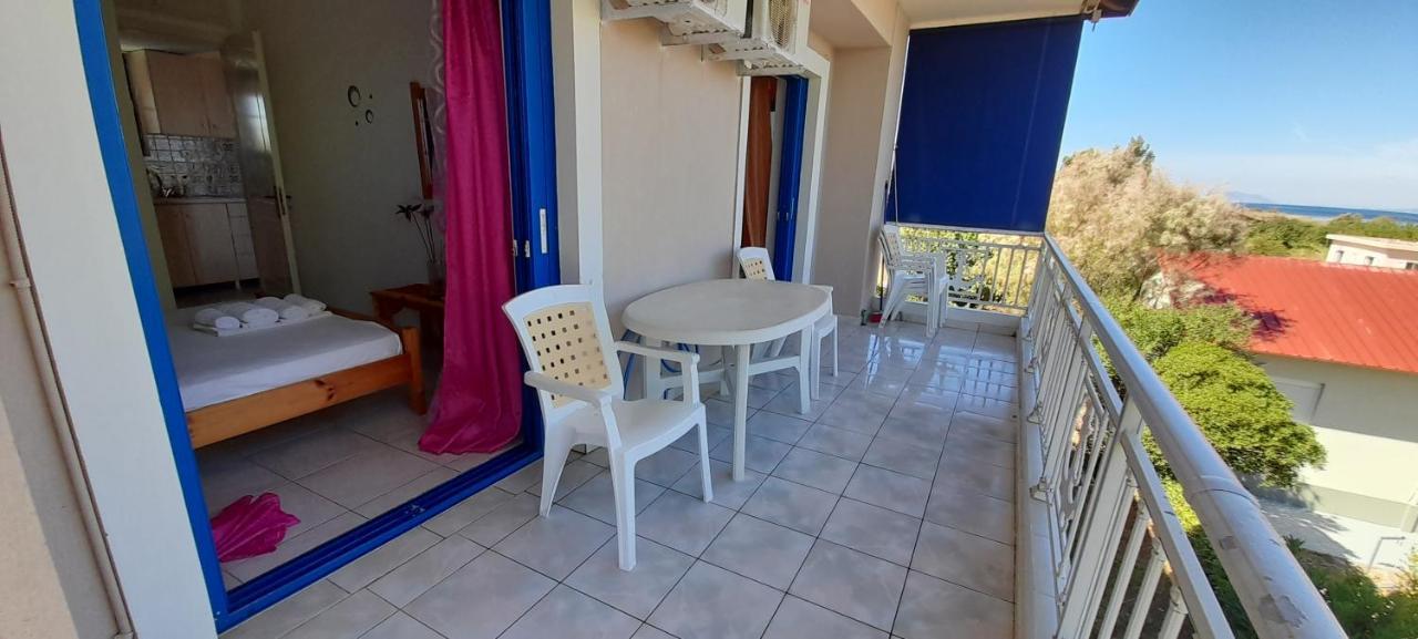 Lakkopetra Beach Apartments Lakopetra Bagian luar foto